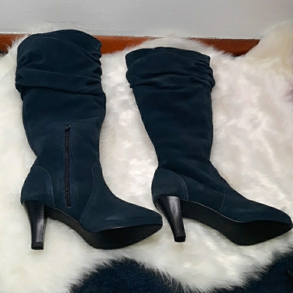 Hot in Hollywood Shoes - Hot In Hollywood knee high 3 inch heeled scrunched top womens boots size 6